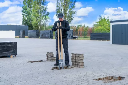 Carport Fundamente erstellen mit einem Erdlochausheber