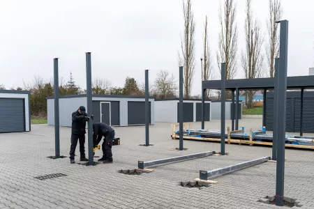 Montage der tragenden Carport Pfosten