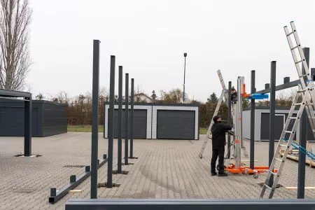 Montage der tragenden Carport Dachbalken