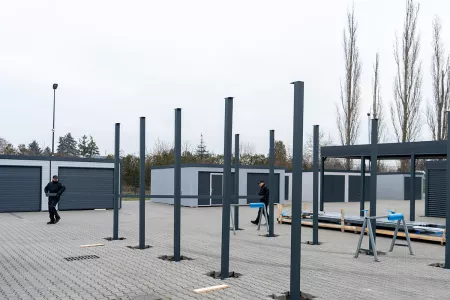 Montage der tragenden Carport Dachbalken