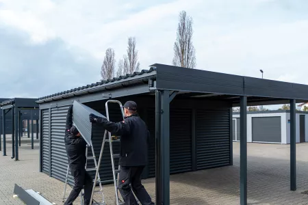 Montage der Carport Attika