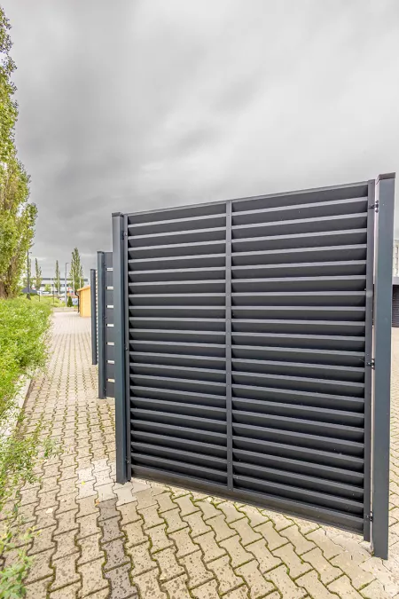 Carport Sichtschutzwände / Wandfelder montieren