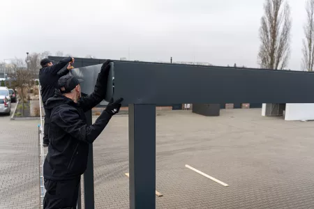 Montage der Carport Attika